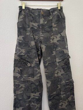 Stretch Gray/ Green & black camouflage cargo pants in a size 11/12